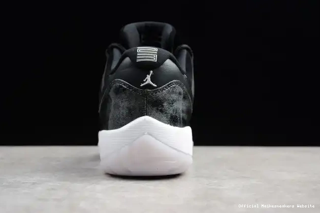 Official Maikesneakers 